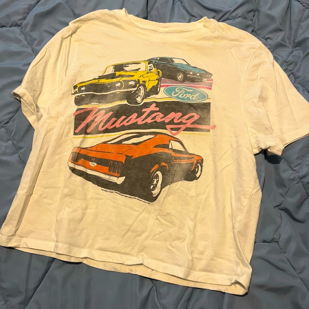 Mustang cropped top